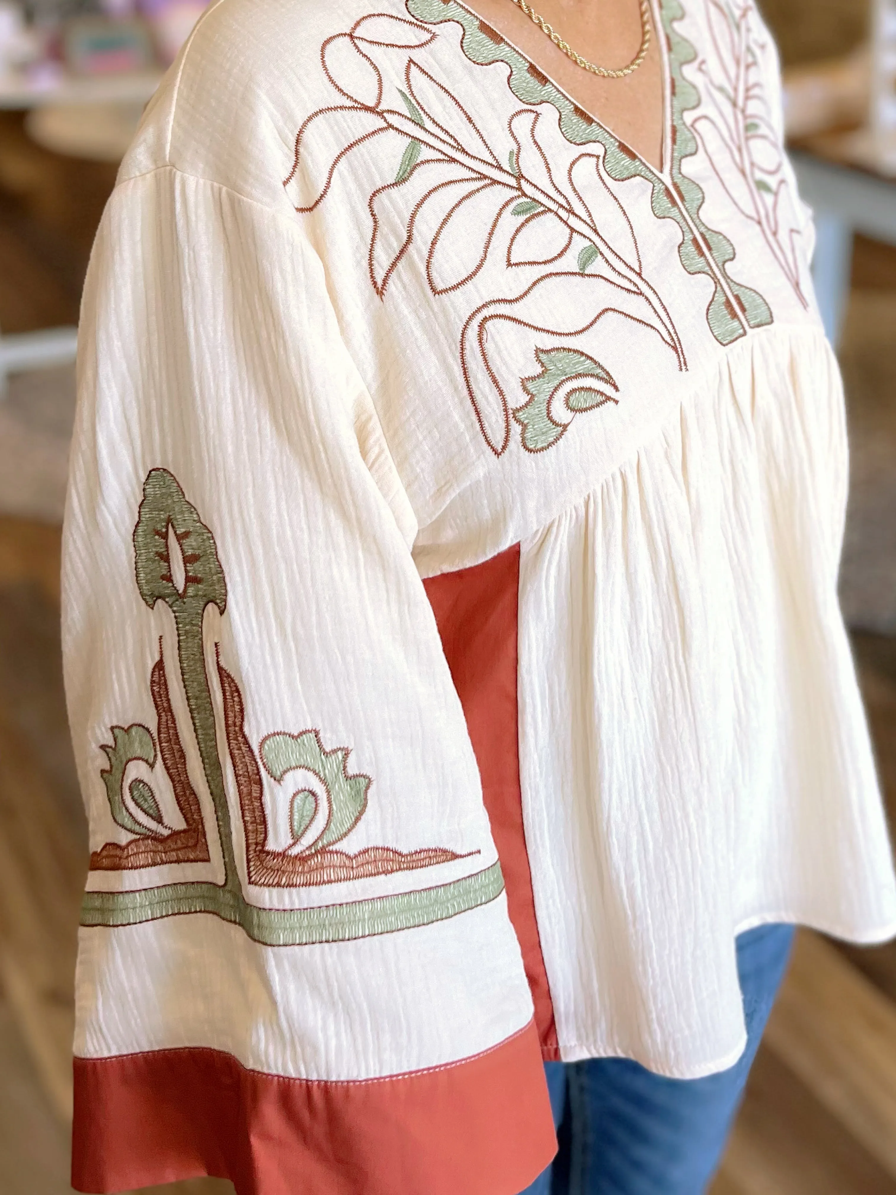 Embroidered Detailed Flowy Sleeve Top