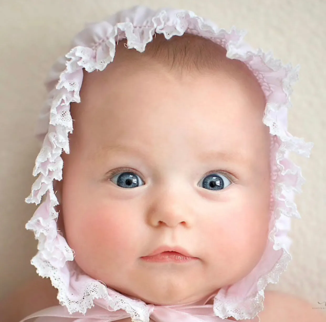 Girls Smocked Lace Bonnet, Pink